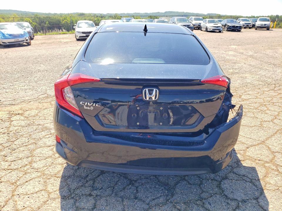 60562606 :رقم المزاد ، 19XFC1F78HE210120 vin ، 2017 Honda Civic مزاد بيع