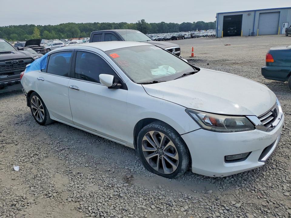62823866 :رقم المزاد ، 1HGCR2F59FA058209 vin ، 2015 Honda Accord مزاد بيع