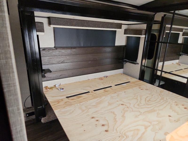 Продаж на аукціоні авто 2023 Jayco Pinnacle Fifth Wheel, vin: 1UJCF0BV7P1RR0055, номер лоту: 60505236