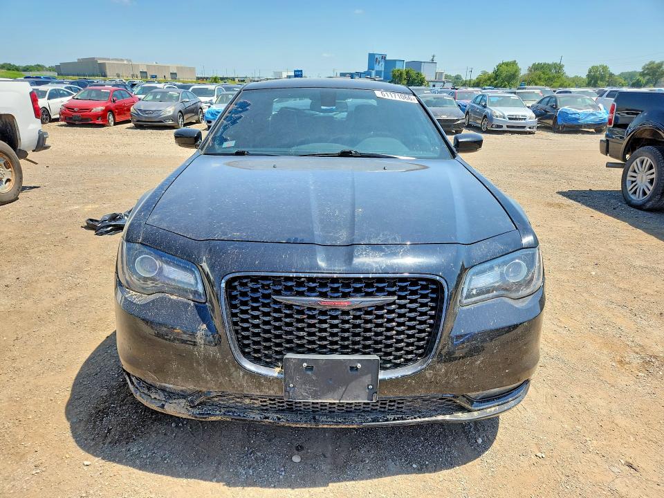 61171066 :رقم المزاد ، 2C3CCABG6MH545484 vin ، 2021 Chrysler 300 مزاد بيع