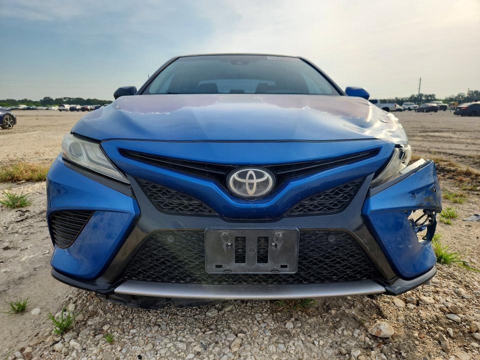 Продажа на аукционе авто 2018 Toyota Camry, vin: 4T1B61HK7JU058549, номер лота: 58494696
