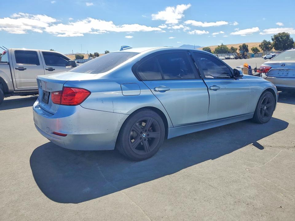 2013 Bmw 320 მანქანა იყიდება აუქციონზე, vin: WBA3B1C50DK128816, აუქციონის ნომერი: 61880936