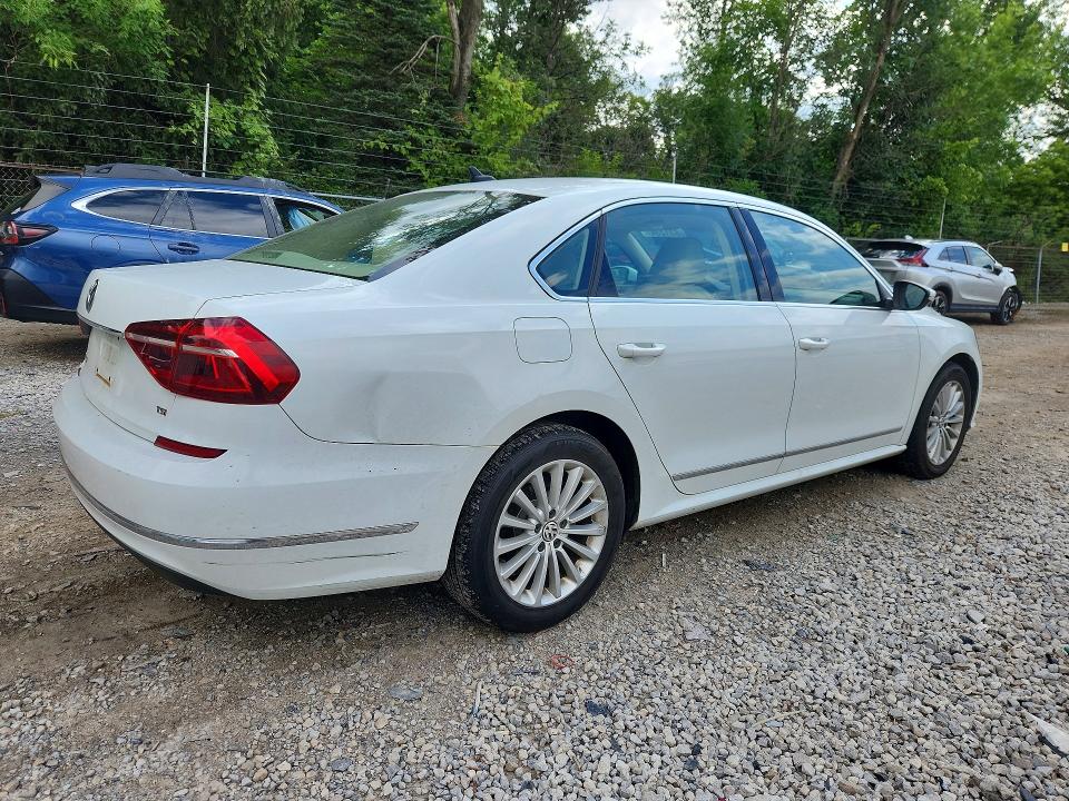 Aukcja sprzedaży 2017 Volkswagen Passat, vin: 1VWBT7A37HC032744, numer aukcji: 63123416