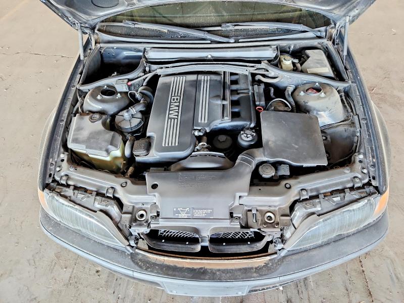 63605566 :رقم المزاد ، WBAAZ33494KP86270 vin ، 2004 Bmw 325 مزاد بيع