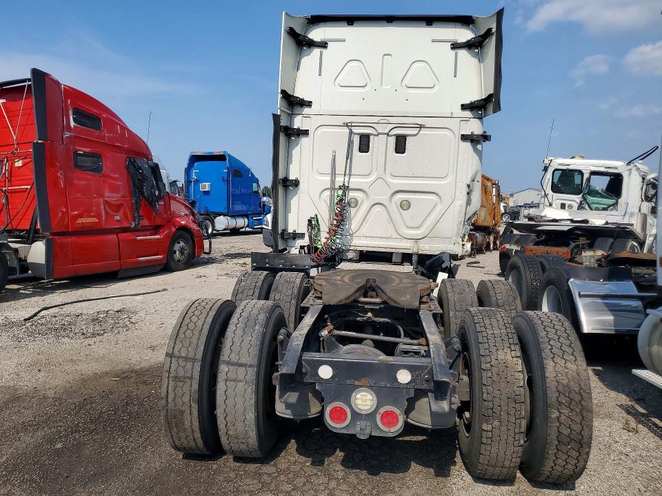 Продаж на аукціоні авто 2016 Freightliner Cascadia 125, vin: 3AKJGLBGXGSHG3174, номер лоту: 60258436