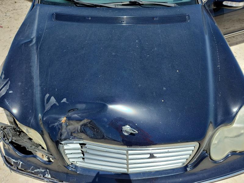 61613046 :رقم المزاد ، WDBRF61J73A410131 vin ، 2003 Mercedes-benz C مزاد بيع