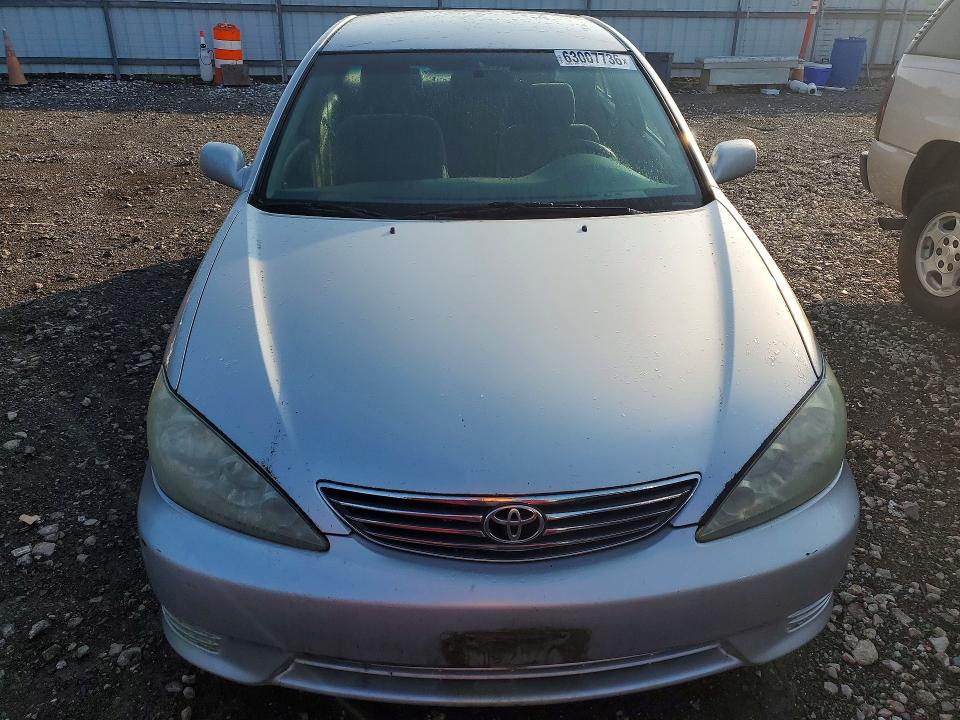 2005 Toyota Camry მანქანა იყიდება აუქციონზე, vin: 4T1BE32K25U538754, აუქციონის ნომერი: 63007736