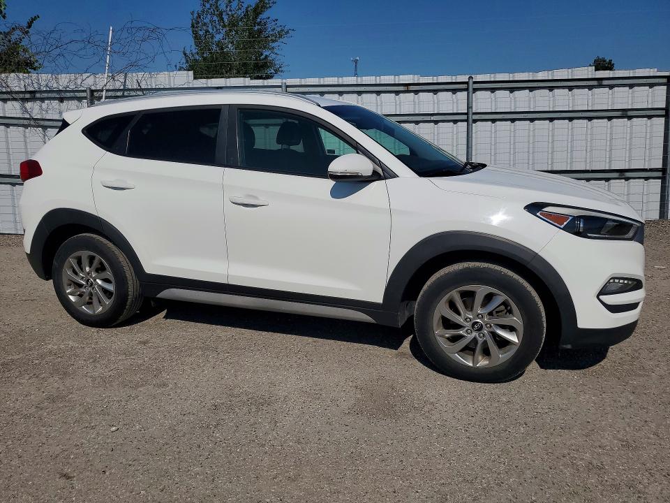 Продажа на аукционе авто 2017 Hyundai Tucson, vin: KM8J3CA43HU527805, номер лота: 63337066