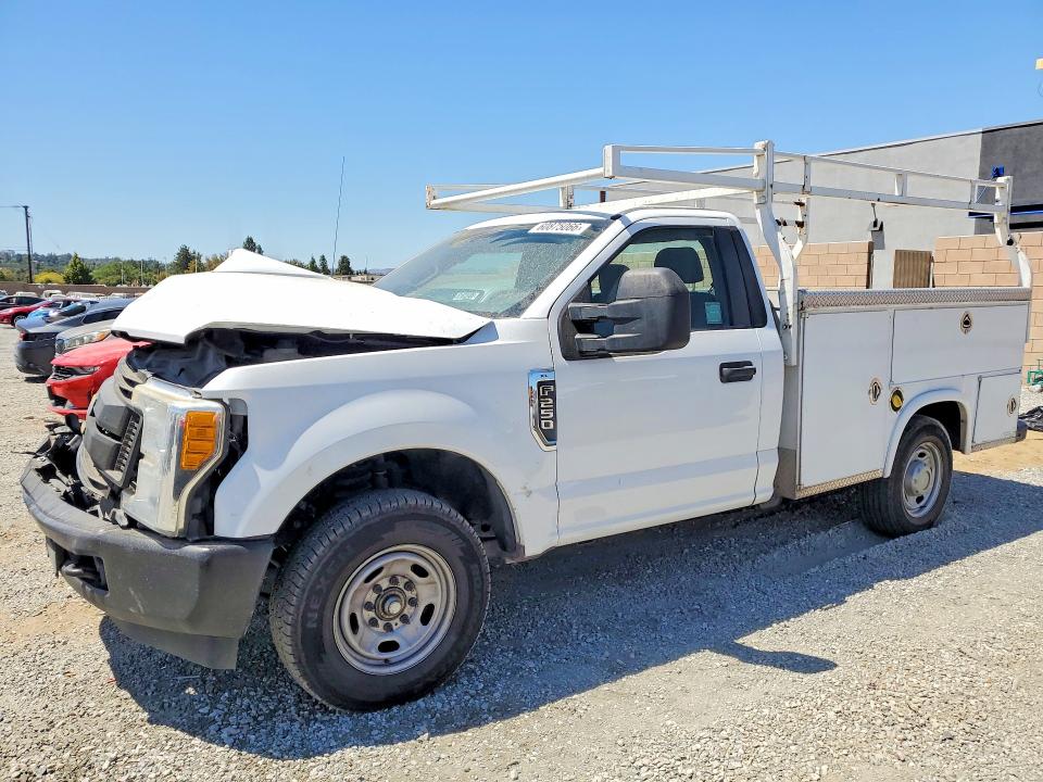 60875066 :رقم المزاد ، 1FDBF2A69HED44071 vin ، 2017 Ford F250 مزاد بيع