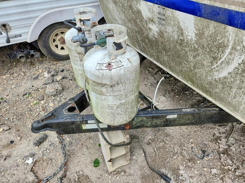 61392376 :رقم المزاد ، 4YDT294235B047944 vin ، 2005 Keystone Rv Trailers مزاد بيع