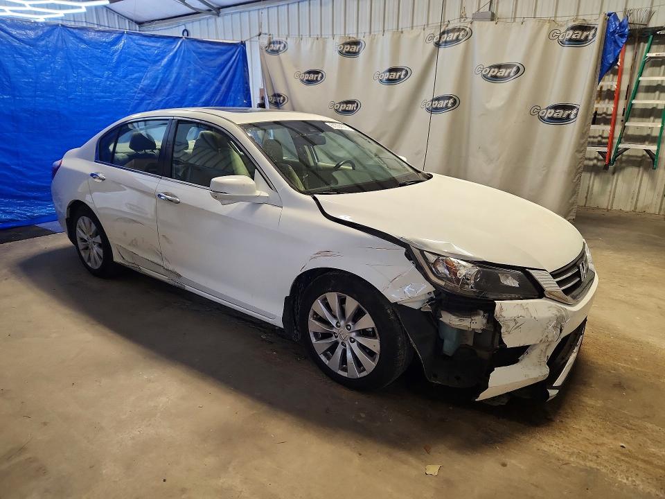 Продажа на аукционе авто 2015 Honda Accord, vin: 1HGCR2F89FA151578, номер лота: 61354576