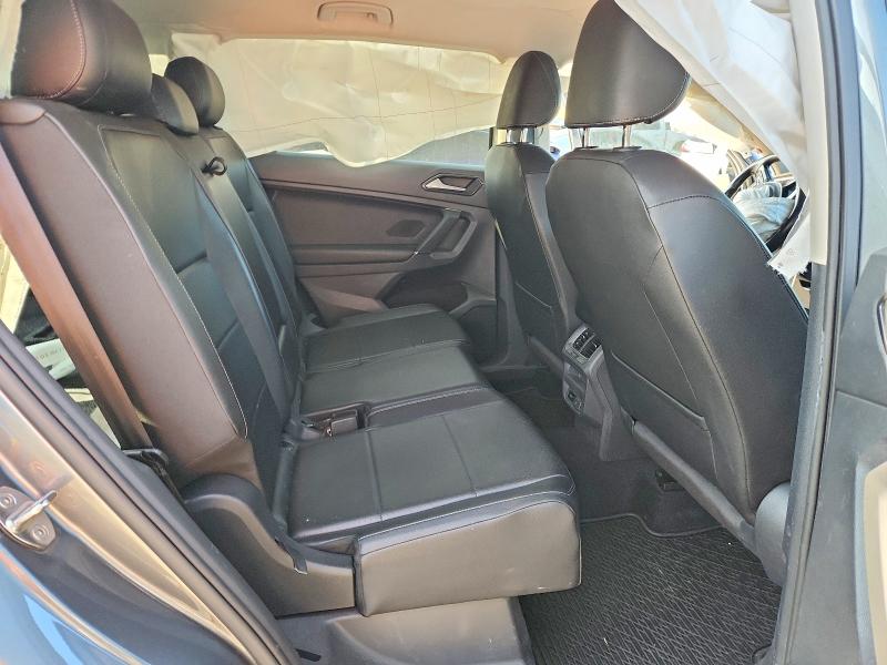 61918346 :رقم المزاد ، 3VV3B7AX0JM000852 vin ، 2018 Volkswagen Tiguan مزاد بيع