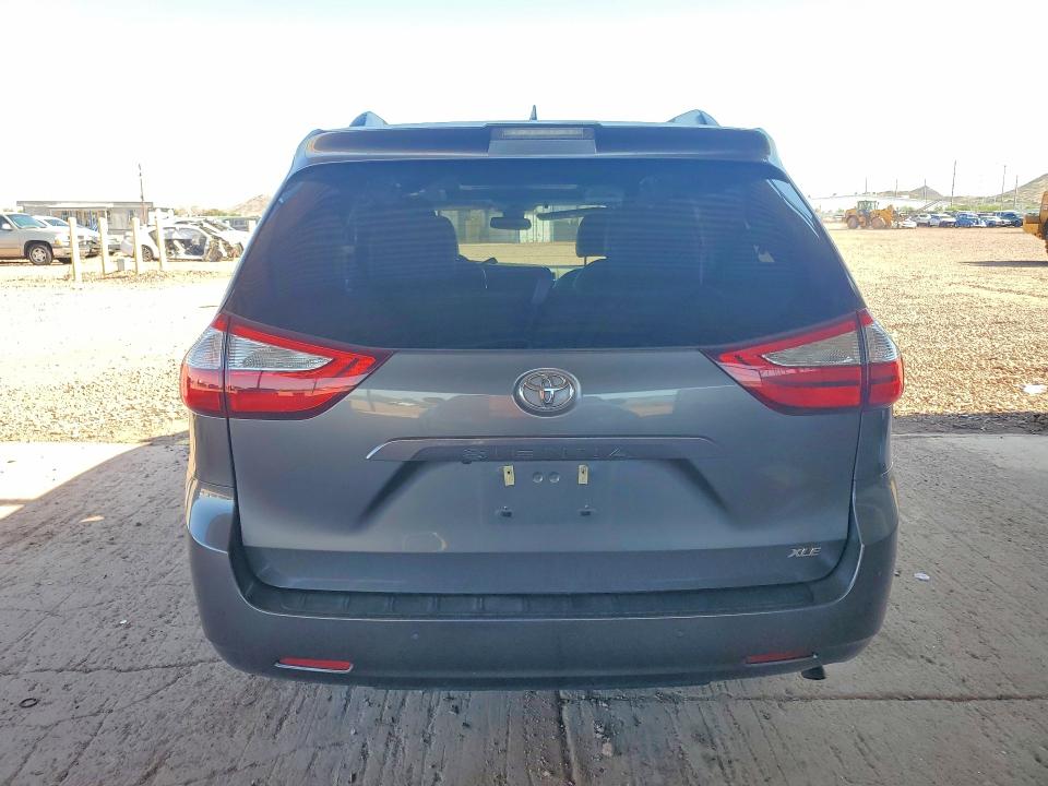 63172816 :رقم المزاد ، 5TDYZ3DC3KS982928 vin ، 2019 Toyota Sienna مزاد بيع