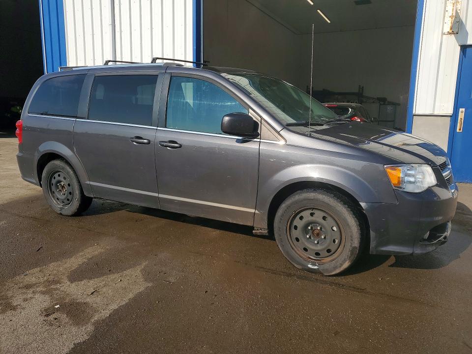 61935726 :رقم المزاد ، 2C4RDGDG1JR323685 vin ، 2018 Dodge Grand Caravan مزاد بيع
