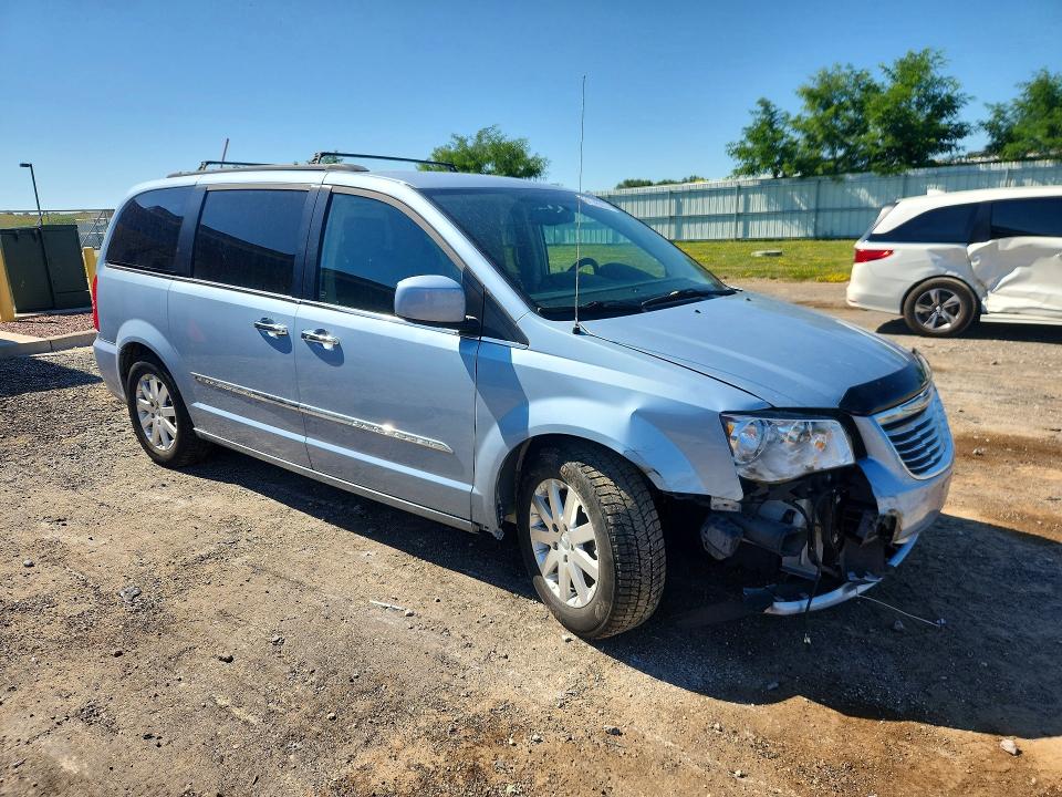 61145326 :رقم المزاد ، 2C4RC1BG0GR200083 vin ، 2016 Chrysler Town & Country مزاد بيع