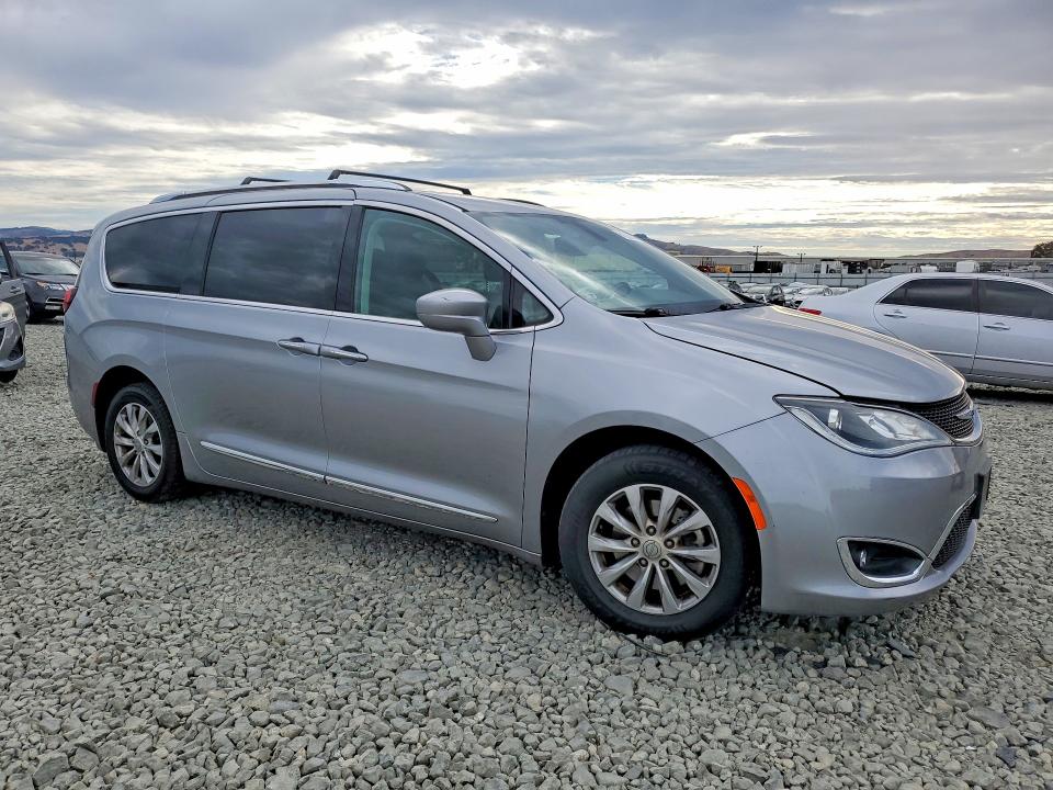 Продаж на аукціоні авто 2019 Chrysler Pacifica, vin: 2C4RC1BG5KR583284, номер лоту: 61622096