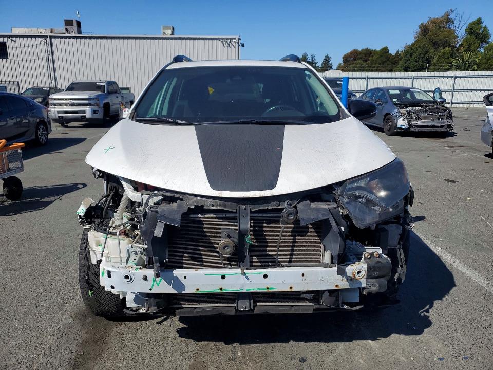 61606006 :رقم المزاد ، 2T3RFREV3JW697420 vin ، 2018 Toyota Rav4 مزاد بيع