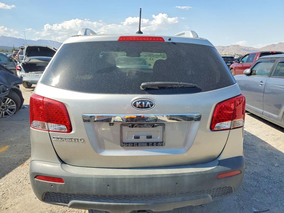 61920506 :رقم المزاد ، 5XYKTDA28DG424016 vin ، 2013 Kia Sorento مزاد بيع