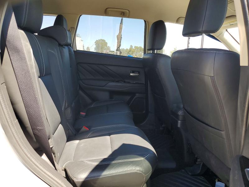 Продаж на аукціоні авто 2018 Mitsubishi Outlander, vin: JA4J24A55JZ048147, номер лоту: 63689276