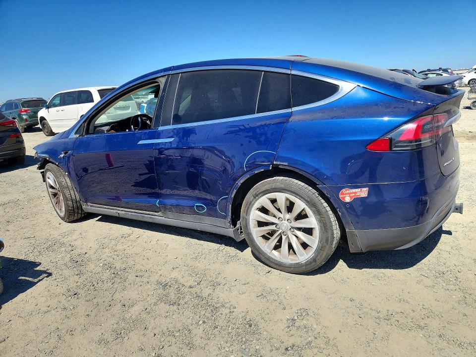 60068386 :رقم المزاد ، 5YJXCBE25HF068805 vin ، 2017 Tesla Model X مزاد بيع