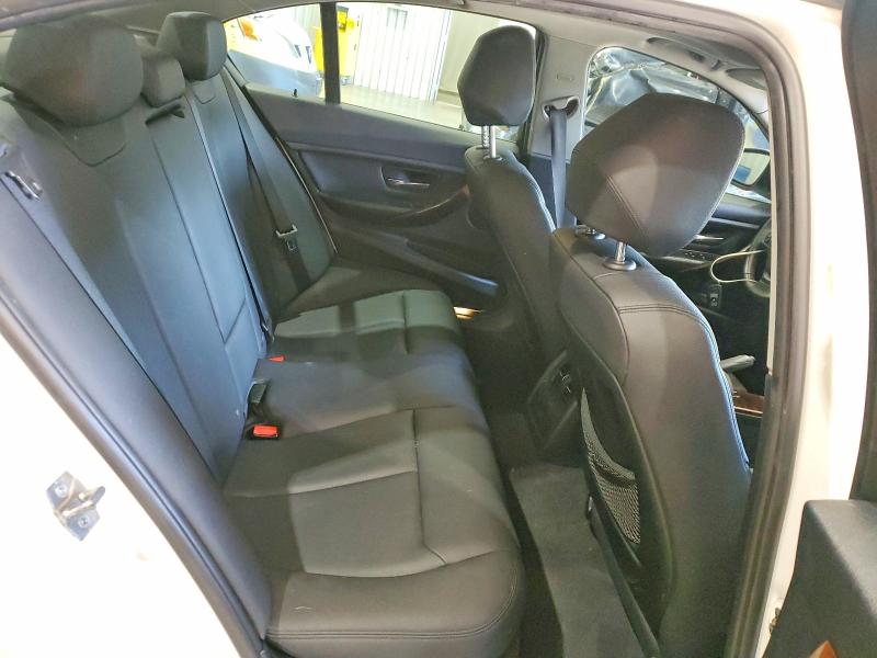 61926296 :رقم المزاد ، WBA3B1C56EK130684 vin ، 2014 Bmw 320 مزاد بيع
