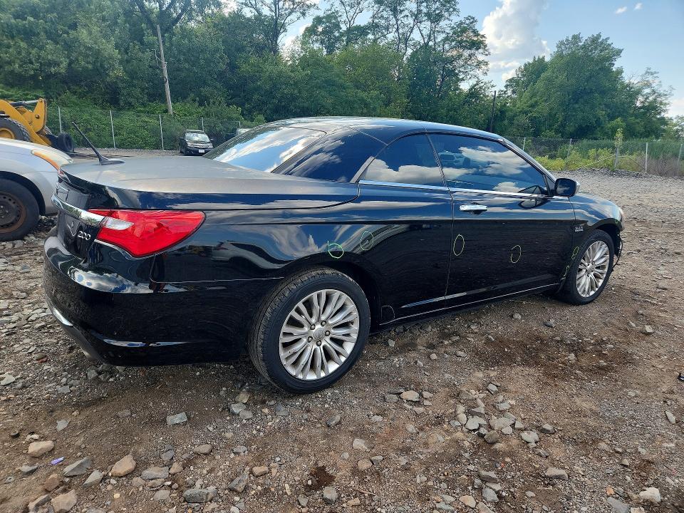 63160986 :رقم المزاد ، 1C3BCBFG1DN685011 vin ، 2013 Chrysler 200 مزاد بيع
