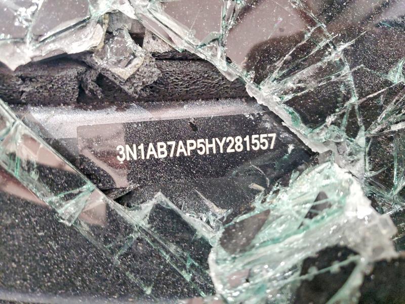 61813366 :رقم المزاد ، 3N1AB7AP5HY281557 vin ، 2017 Nissan Sentra مزاد بيع