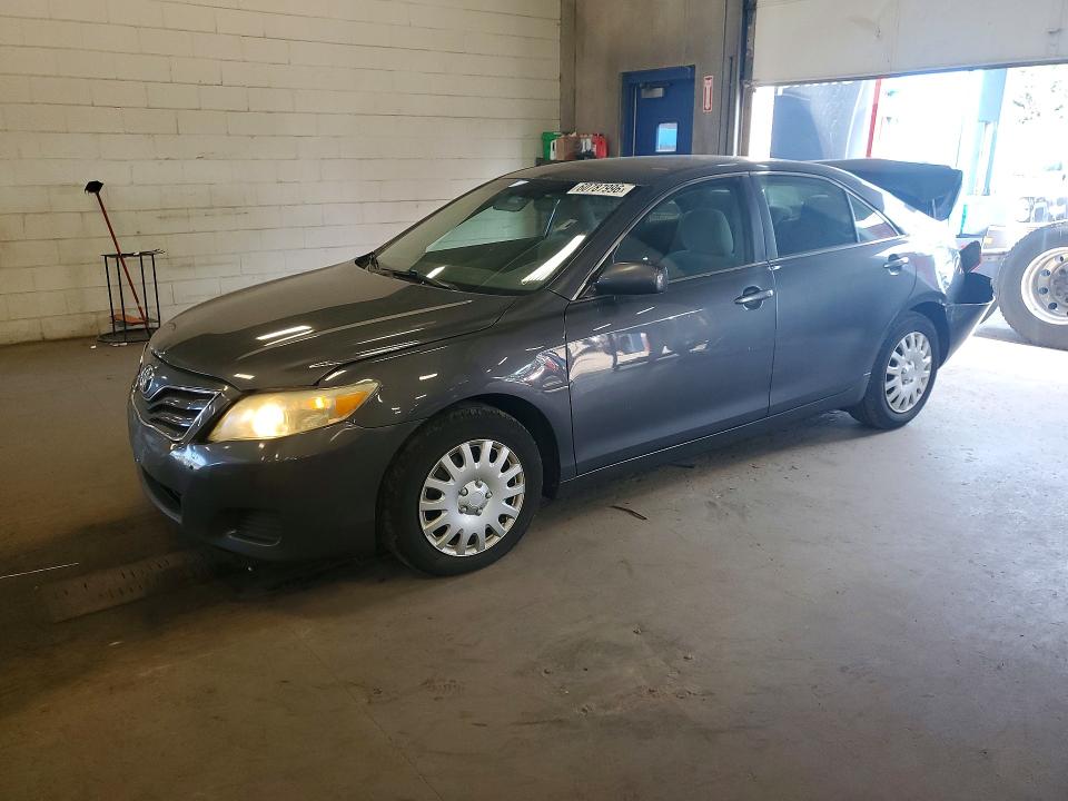60787996 :رقم المزاد ، 4T1BF3EK4BU676817 vin ، 2011 Toyota Camry مزاد بيع