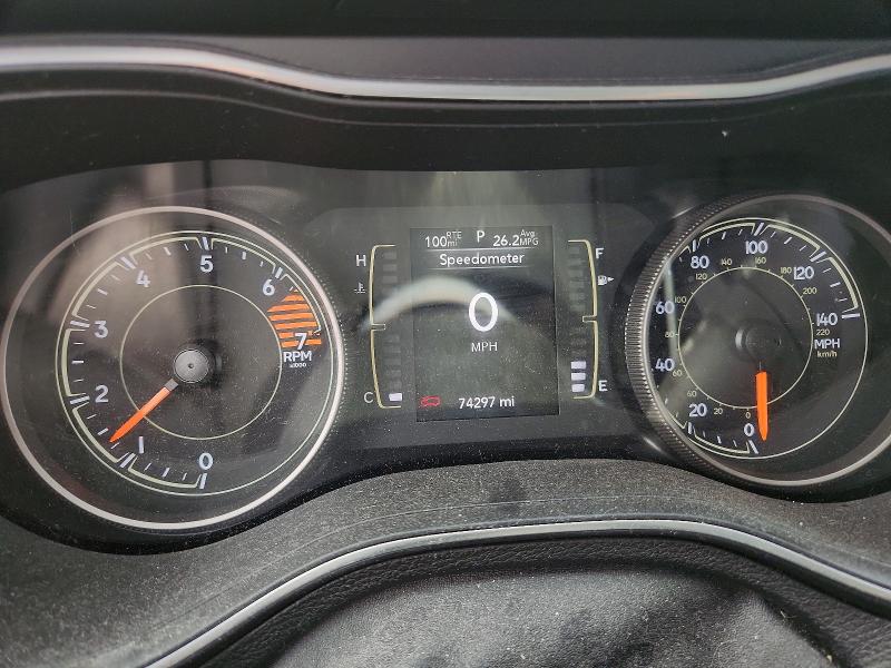 61630546 :رقم المزاد ، 1C4PJMCB4KD379094 vin ، 2019 Jeep Cherokee مزاد بيع