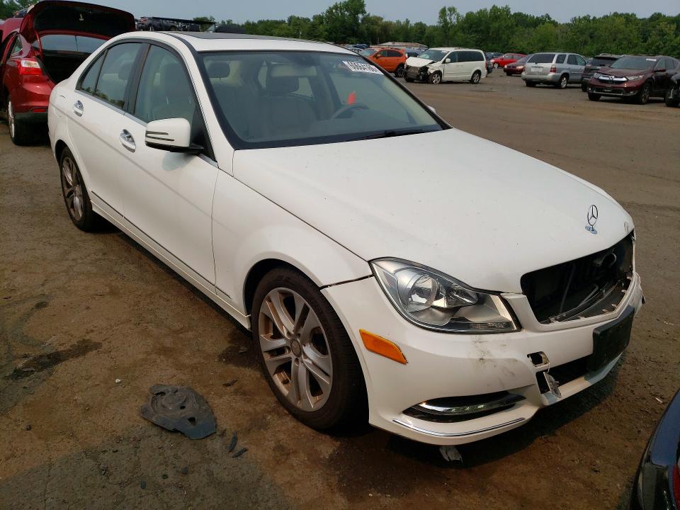 2014 Mercedes-benz C მანქანა იყიდება აუქციონზე, vin: WDDGF8ABXER302674, აუქციონის ნომერი: 60664166