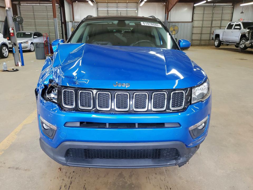 61978686 :رقم المزاد ، 3C4NJDBB9JT168412 vin ، 2018 Jeep Compass مزاد بيع