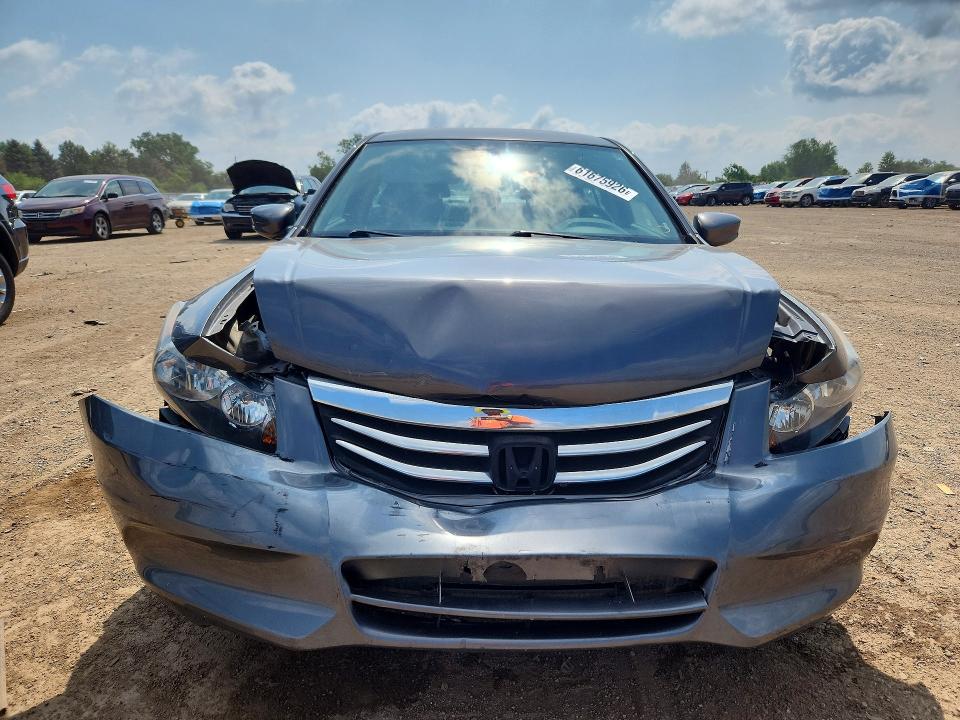 61675926 :رقم المزاد ، 1HGCP2F61BA058813 vin ، 2011 Honda Accord مزاد بيع