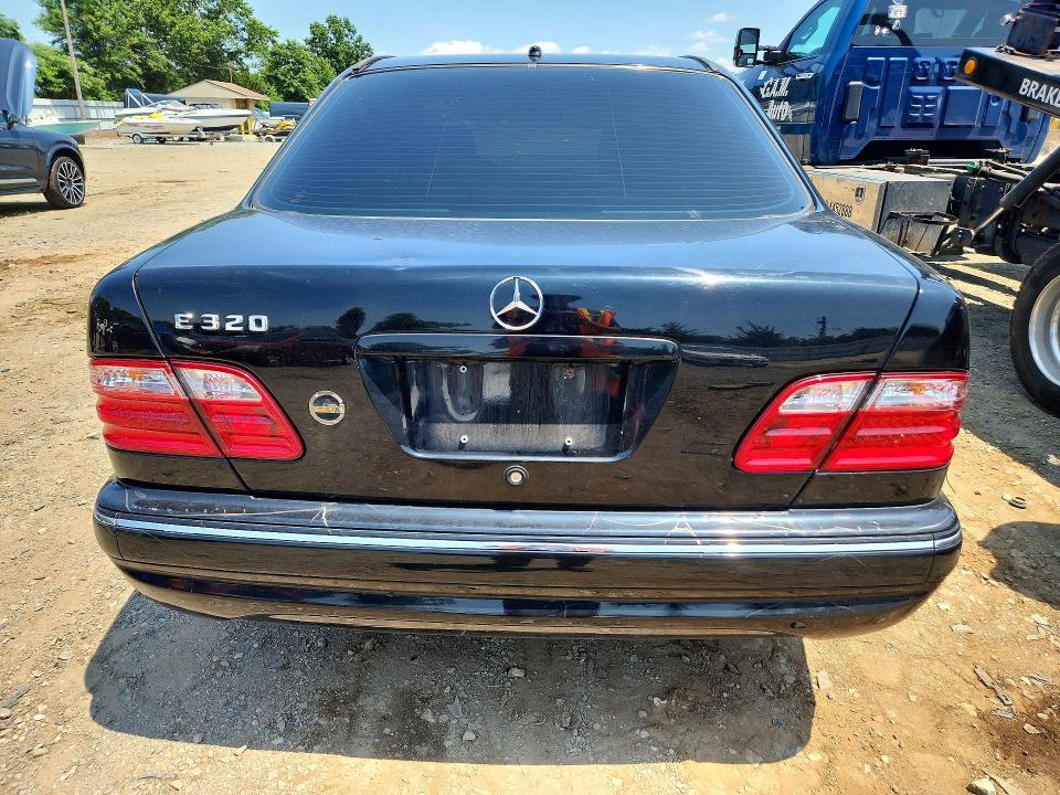 2002 Mercedes-benz E მანქანა იყიდება აუქციონზე, vin: WDBJF65J52B422570, აუქციონის ნომერი: 60815176