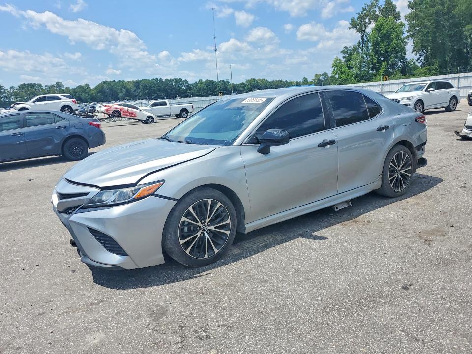 2020 Toyota Camry მანქანა იყიდება აუქციონზე, vin: 4T1G11AK9LU911082, აუქციონის ნომერი: 63059126