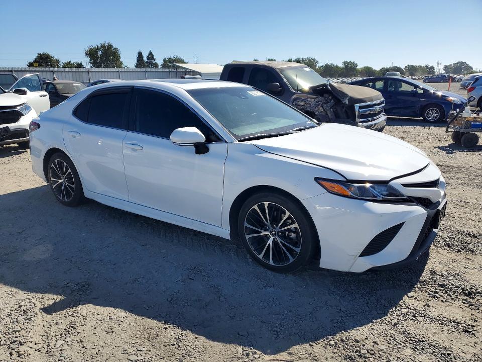 2019 Toyota Camry Hybrid მანქანა იყიდება აუქციონზე, vin: 4T1B21HK8KU520890, აუქციონის ნომერი: 60276616