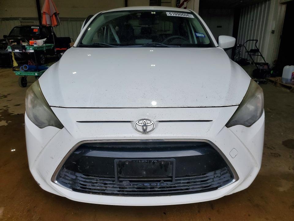 61090606 :رقم المزاد ، 3MYDLBYV6HY164439 vin ، 2017 Toyota Yaris Ia مزاد بيع