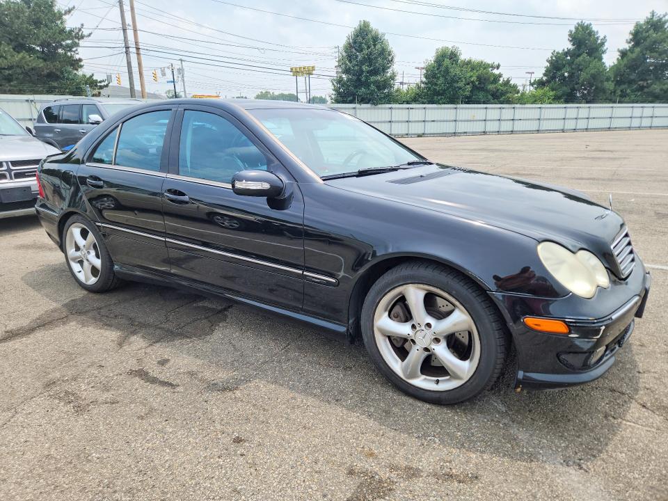 2005 Mercedes-benz C მანქანა იყიდება აუქციონზე, vin: WDBRF40J95F566442, აუქციონის ნომერი: 61725606