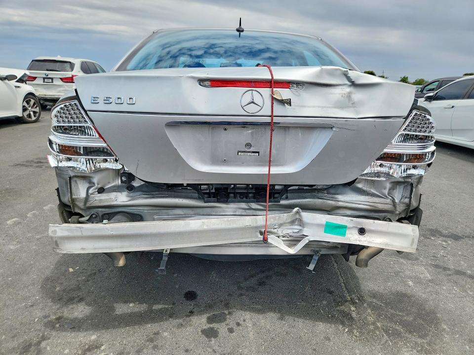 Продажа на аукционе авто 2003 Mercedes-benz E, vin: WDBUF70JX3A361668, номер лота: 61033656