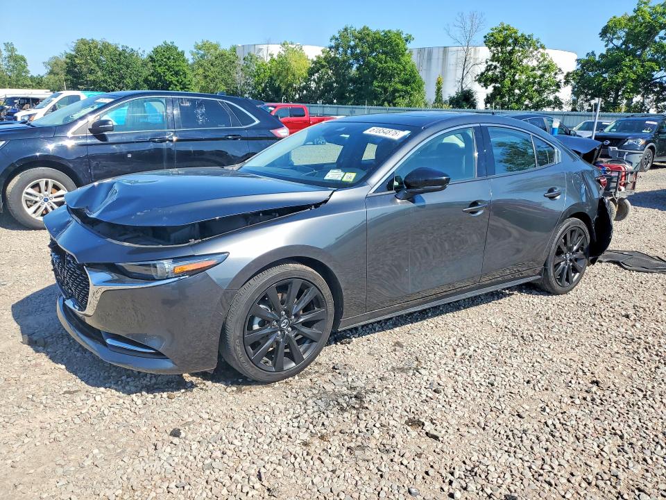 61854876 :رقم المزاد ، 3MZBPBAY1NM304802 vin ، 2022 Mazda 3 مزاد بيع