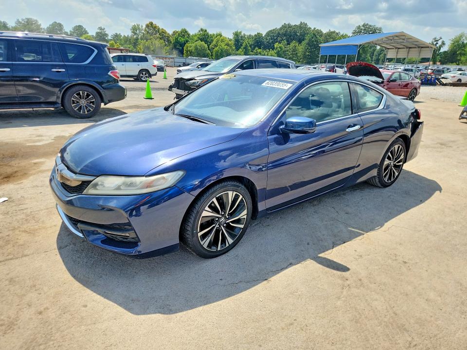 62039656 :رقم المزاد ، 1HGCT2B86HA003303 vin ، 2017 Honda Accord مزاد بيع