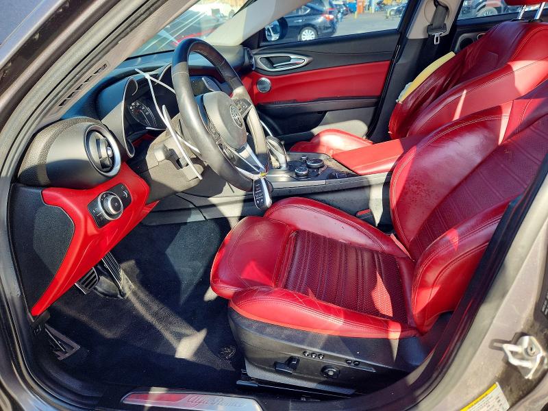 59086896 :رقم المزاد ، ZARFAECN2J7583259 vin ، 2018 Alfa Romeo Giulia مزاد بيع