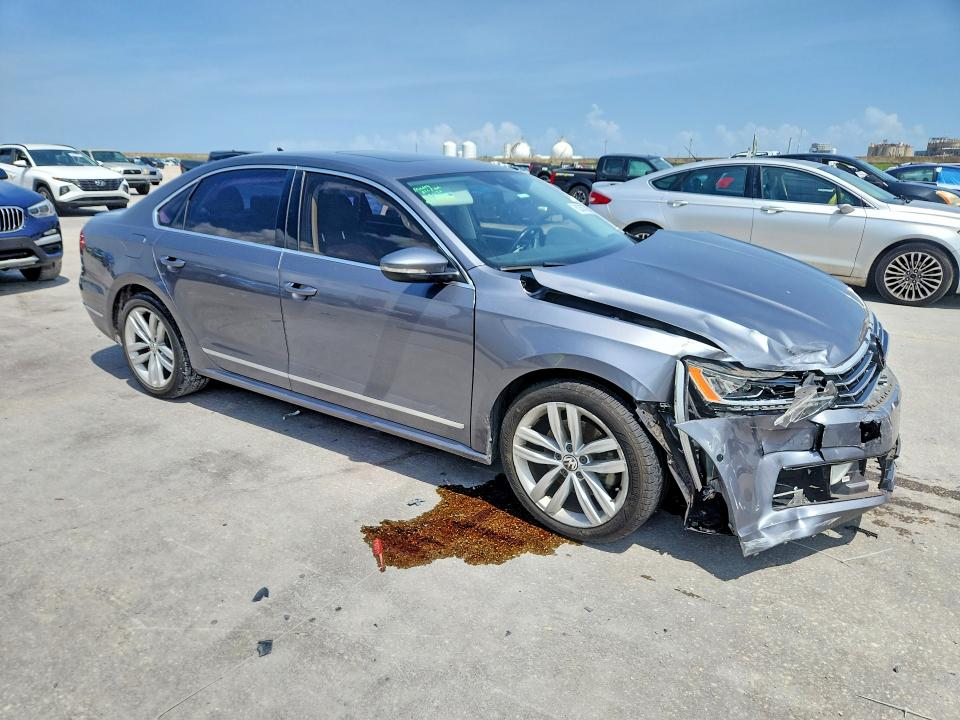 62356756 :رقم المزاد ، 1VWCA7A36JC015062 vin ، 2018 Volkswagen Passat مزاد بيع