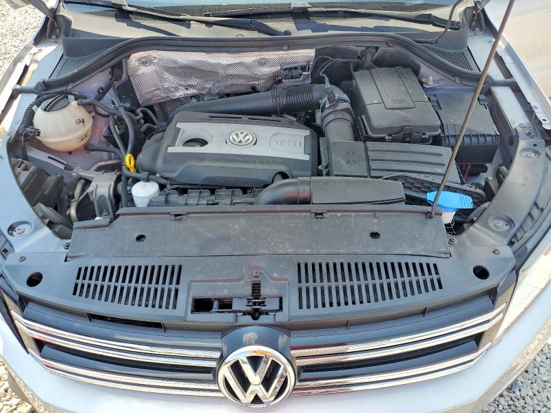 59959246 :رقم المزاد ، WVGAV7AX0HK026555 vin ، 2017 Volkswagen Tiguan مزاد بيع