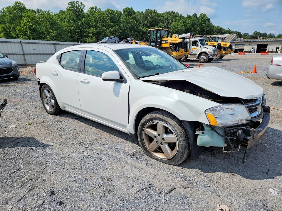 2011 Dodge Avenger მანქანა იყიდება აუქციონზე, vin: 1B3BD2FG6BN578883, აუქციონის ნომერი: 61782166