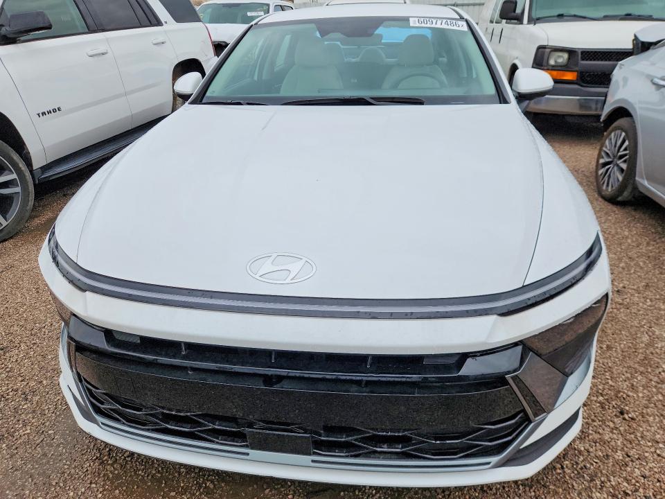 2026 Hyundai Sonata Hybrid მანქანა იყიდება აუქციონზე, vin: KMHL24JJ2TA142883, აუქციონის ნომერი: 60977486