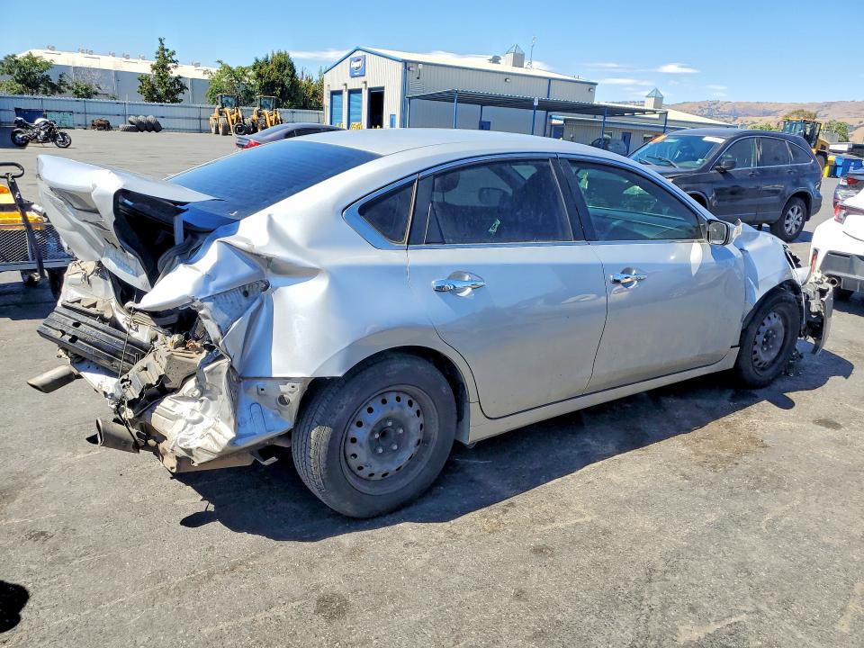 2015 Nissan Altima მანქანა იყიდება აუქციონზე, vin: 1N4AL3AP0FC240560, აუქციონის ნომერი: 61634266