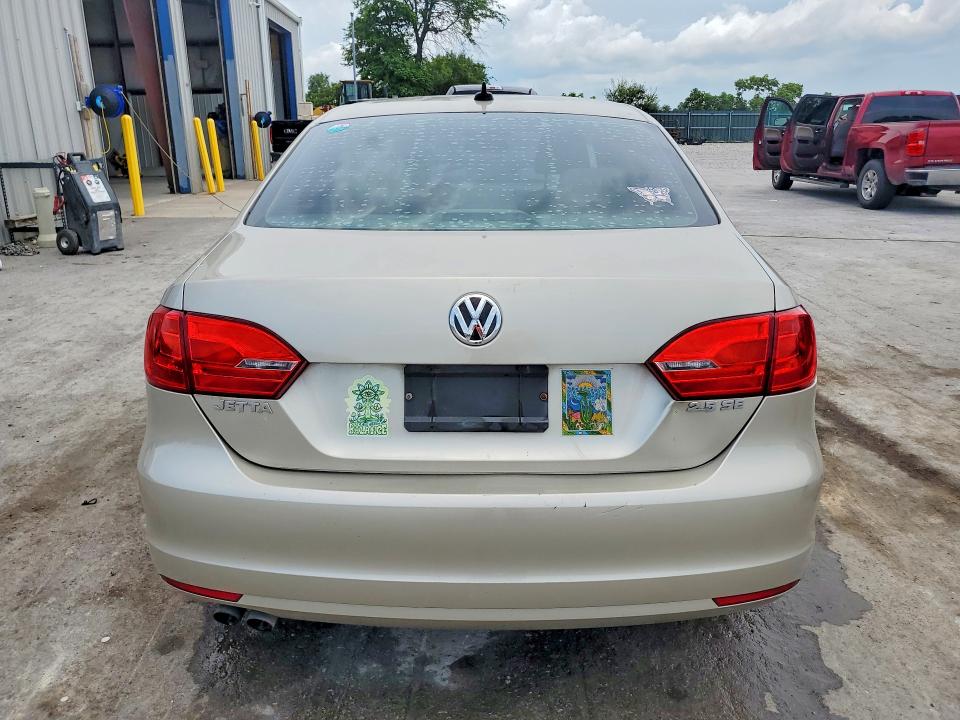 60587396 :رقم المزاد ، 3VWDX7AJXDM303915 vin ، 2013 Volkswagen Jetta مزاد بيع