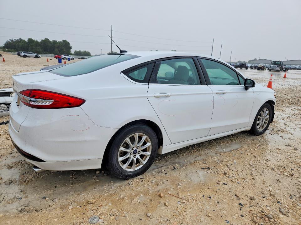 60951456 :رقم المزاد ، 3FA6P0G79HR109826 vin ، 2017 Ford Fusion مزاد بيع