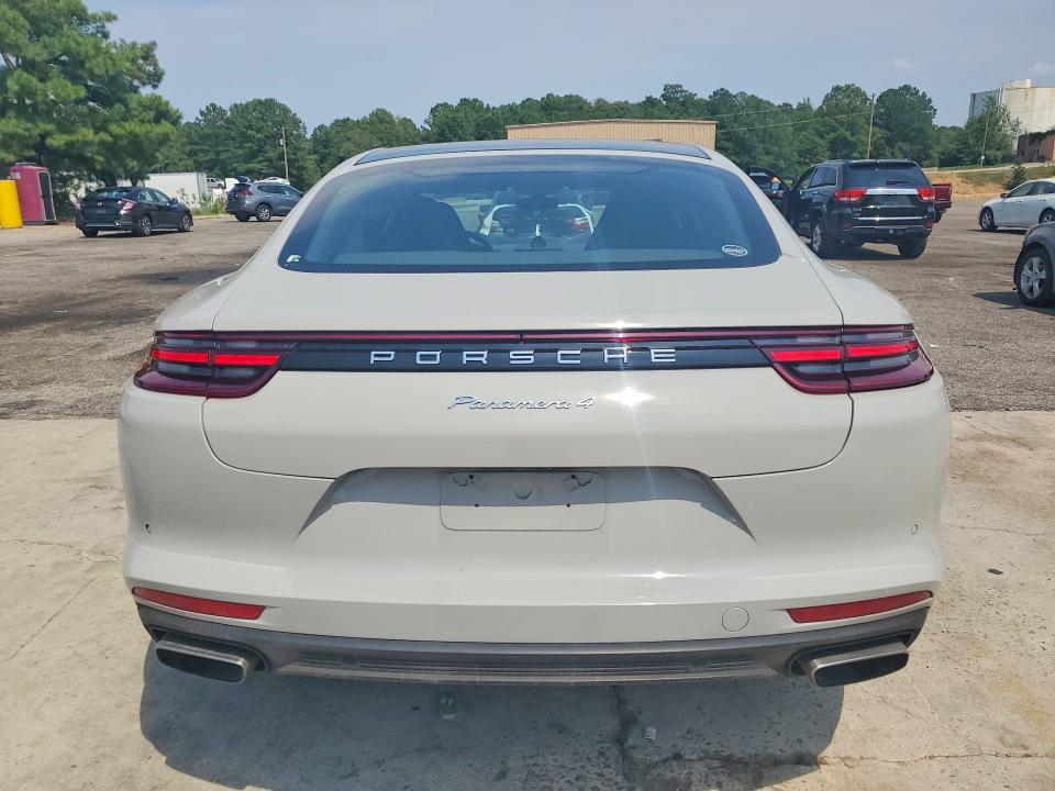 60658076 :رقم المزاد ، WP0AA2A71HL102782 vin ، 2017 Porsche Panamera مزاد بيع