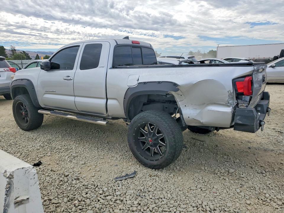 61812456 :رقم المزاد ، 5TFRZ5CN5HX042796 vin ، 2017 Toyota Tacoma مزاد بيع